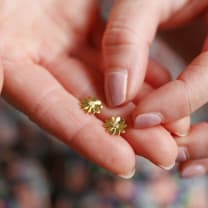 Daisy Stud Earrings in Gold | 14K Gold Plated Brass and Real Freshwater Pearls