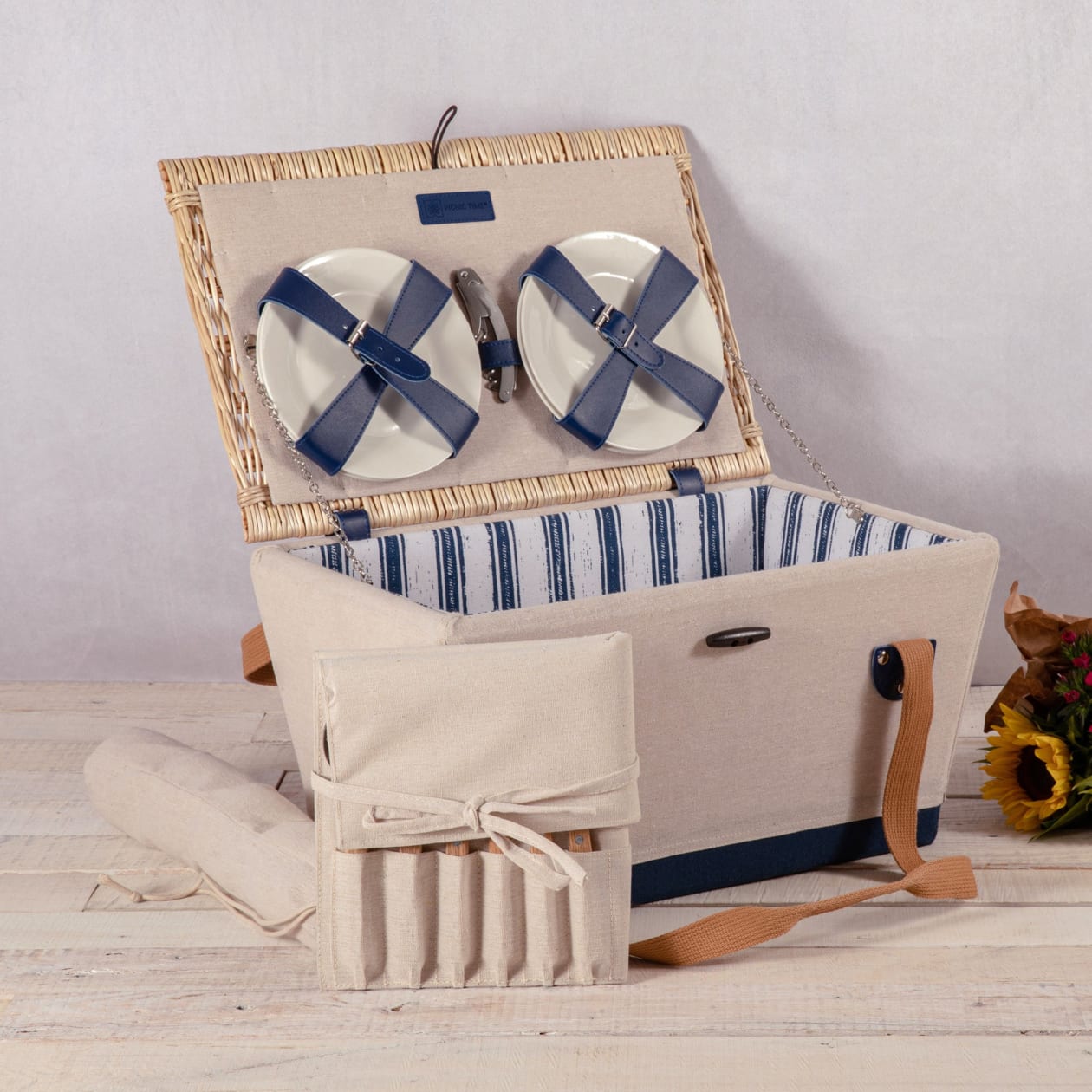 Boardwalk Picnic Basket for 4 - Color: Beige