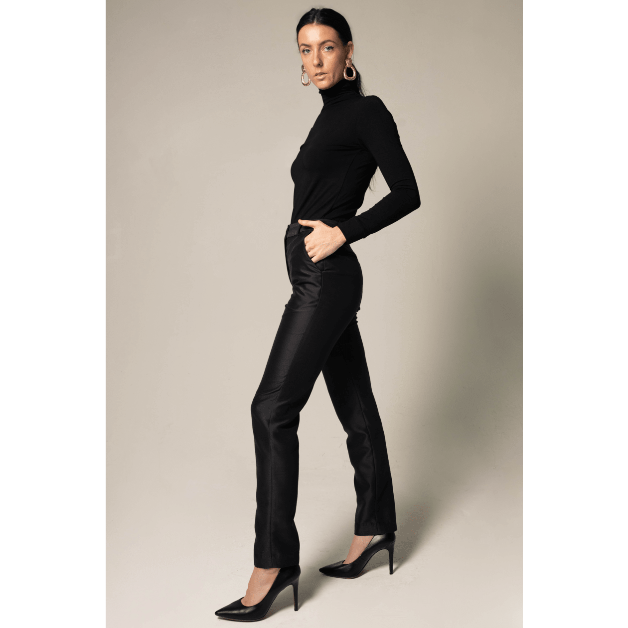 Elegant Skinny Pants in Black