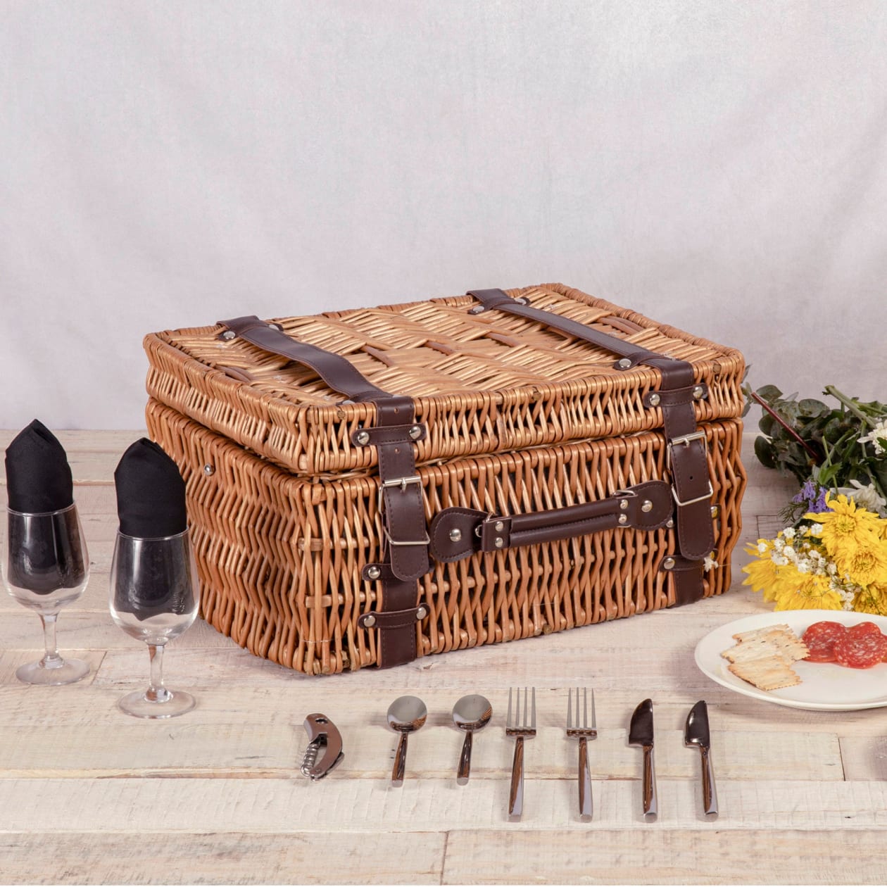 Champion Picnic Basket