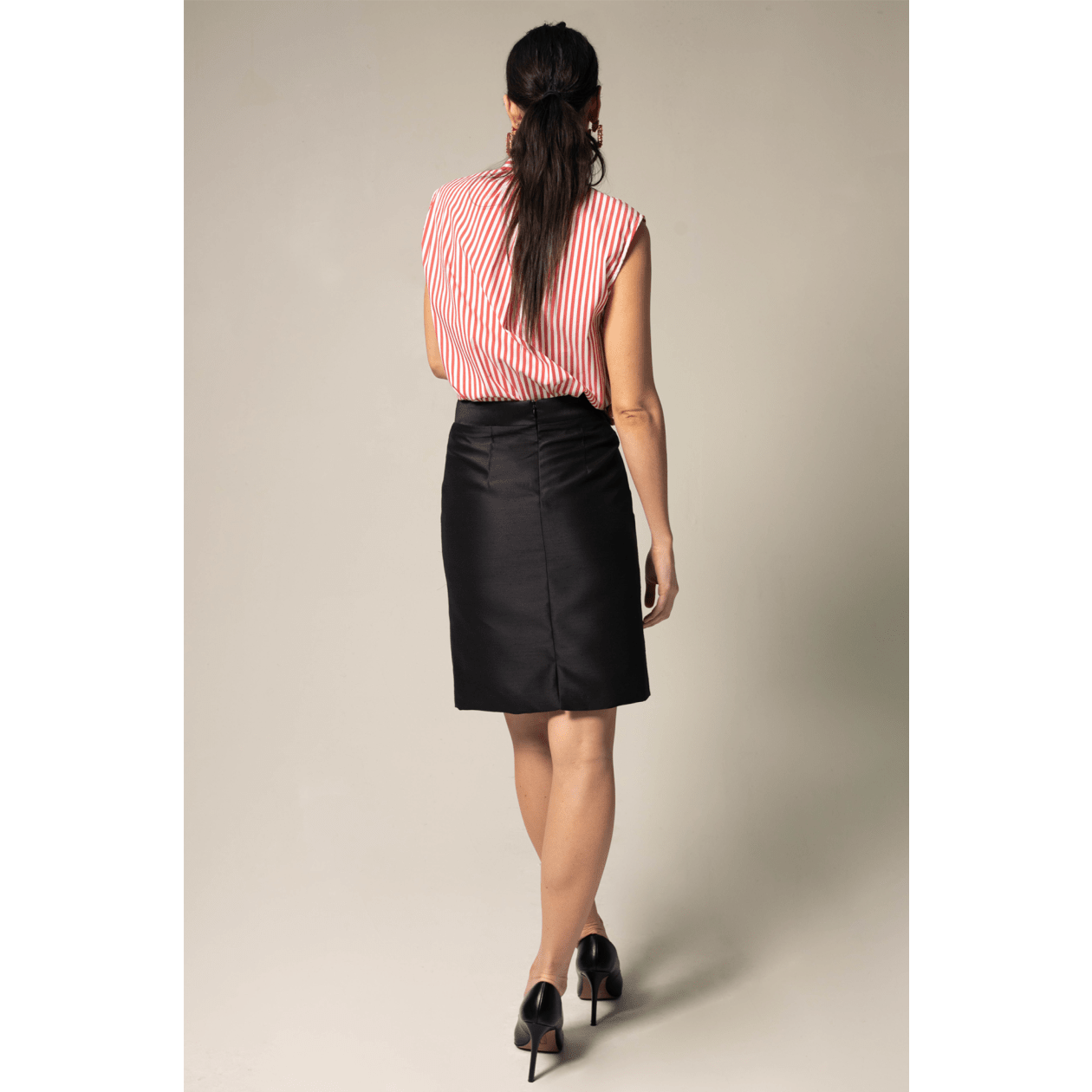Luxe Straight Mini Skirts In Black