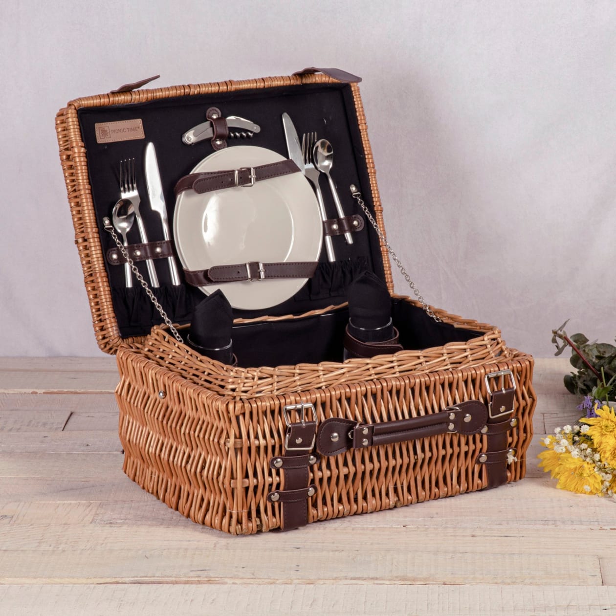 Champion Picnic Basket