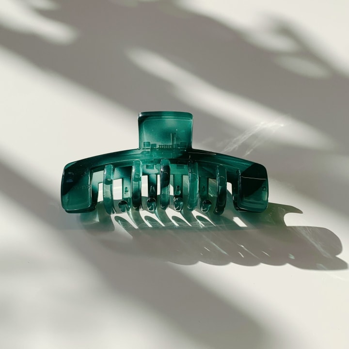 Velvet Claws Hair Clip | Petite Profesh Collection Emerald | Claw Clip in Velvet Travel Bag