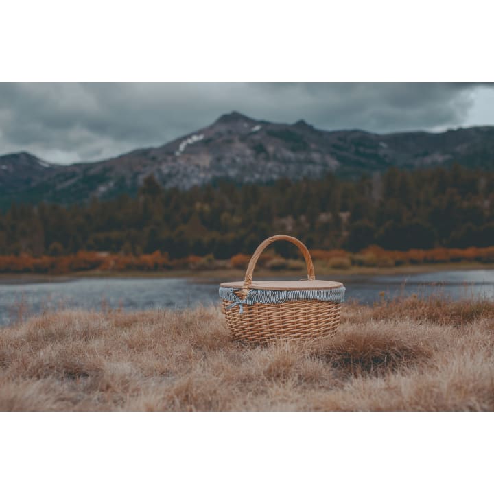 Mandalorian Grogu - Country Picnic Basket