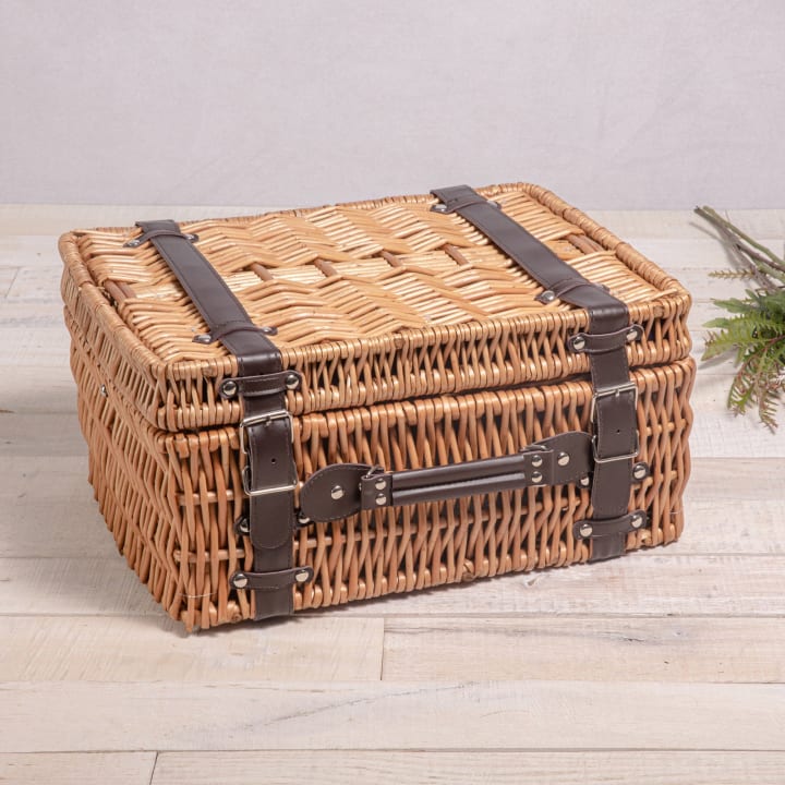 Champion Picnic Basket