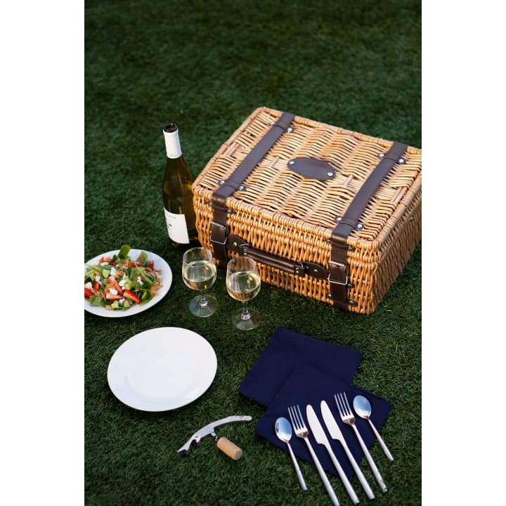 Champion Picnic Basket