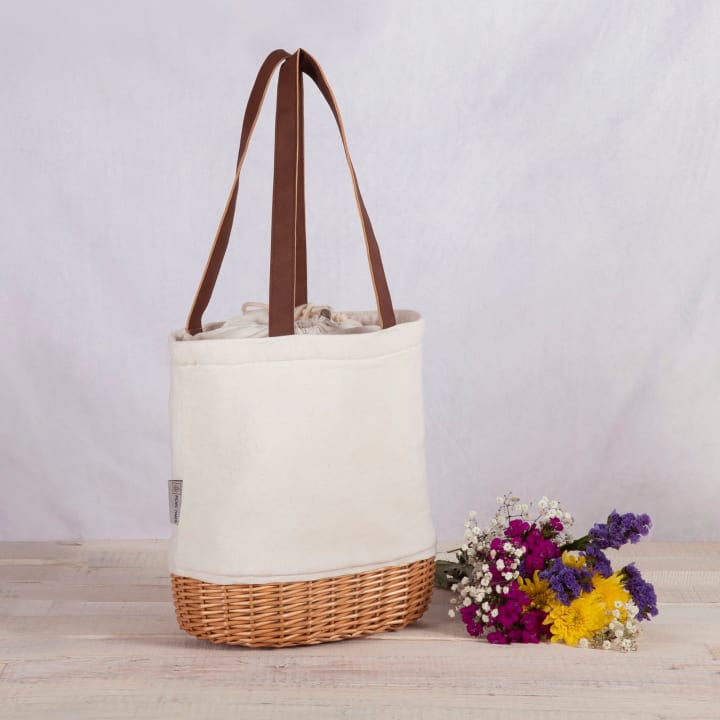 Pico Willow and Canvas Lunch Basket - Color: White