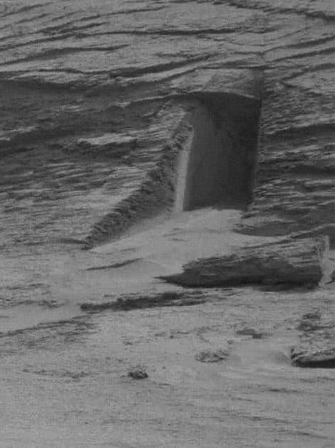 Check out the ‘alien doorway’ on mars discovered by NASA