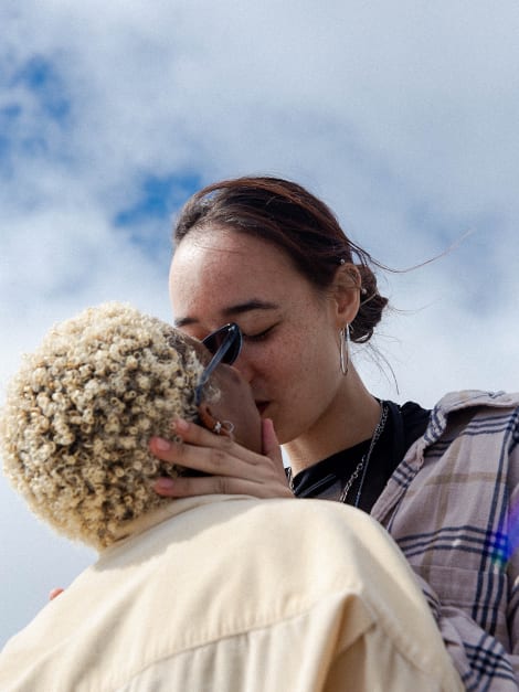 Hundreds stage kiss-a-thon in Bogotá to fight homophobia