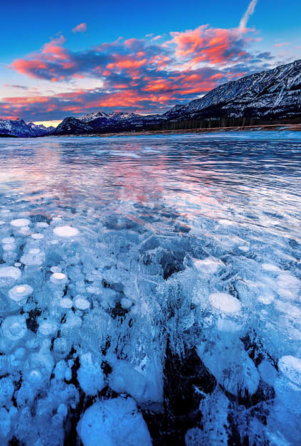 Marvel at the ripping bubbles preserved in crystalline sheets of ice