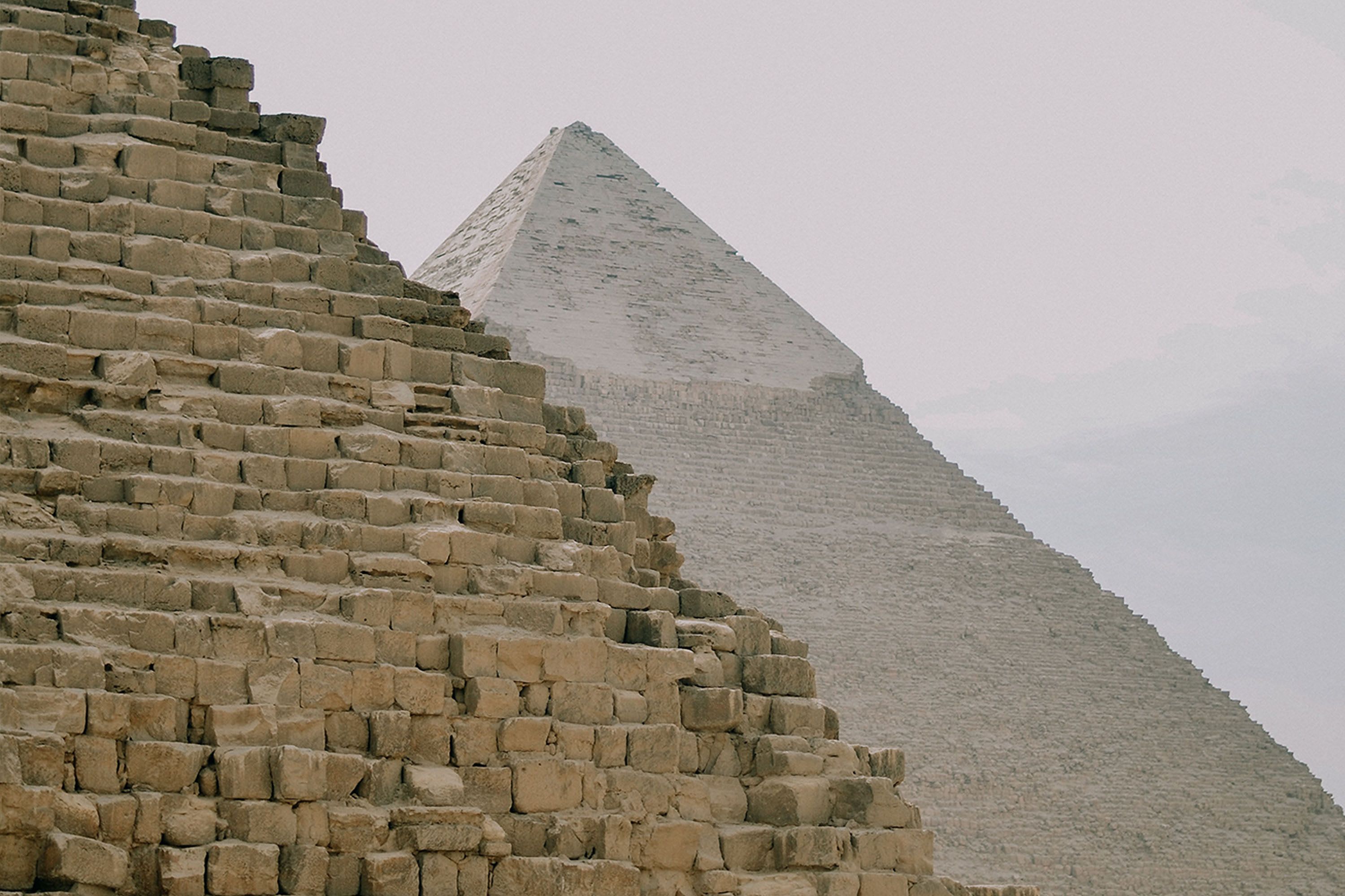 How were the Egyptian pyramids built according to scientists