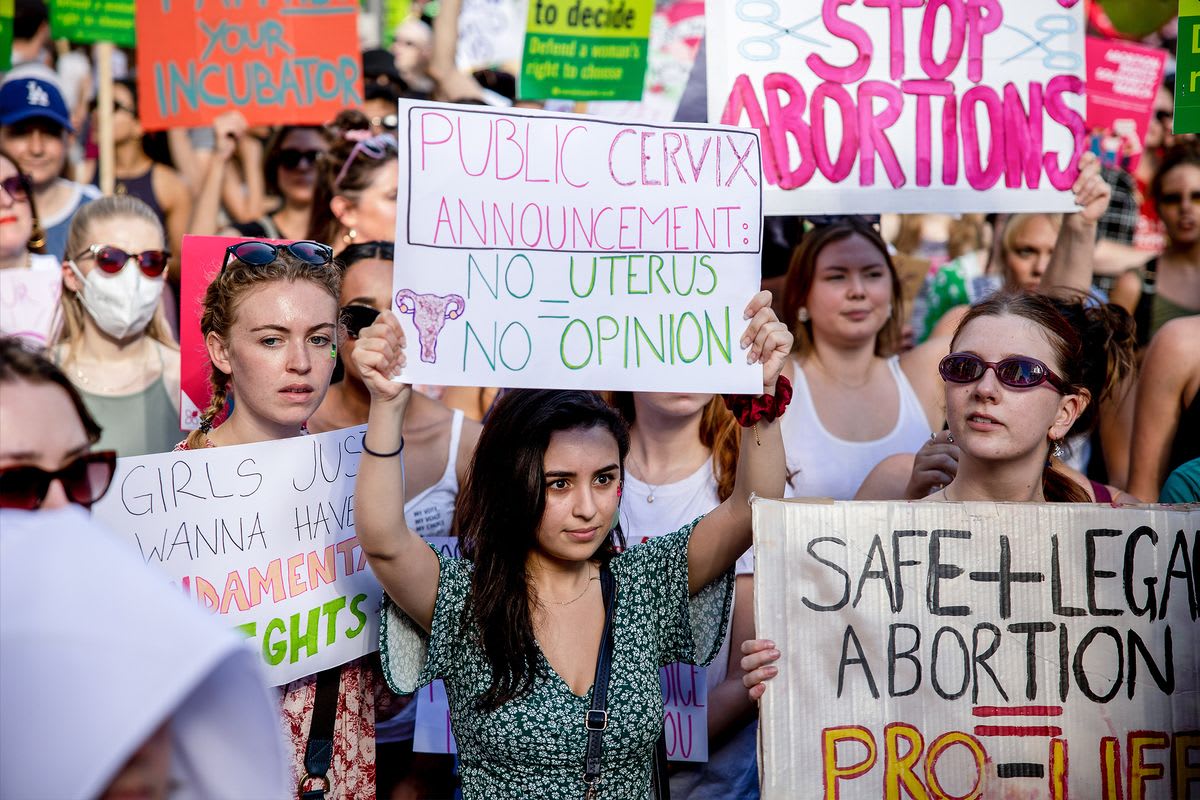 MPs vote for buffer zones around abortion clinics